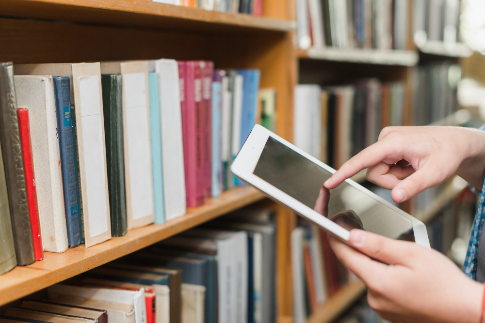 Print Books vs E-Books: Facts, Statistics, and Consumer Behavior